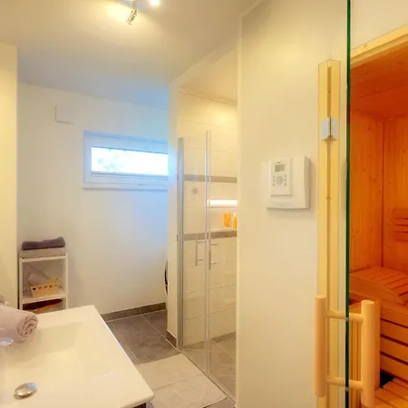 Justus Apartment *